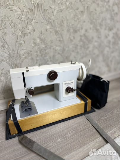Швейная машинка чайка 134