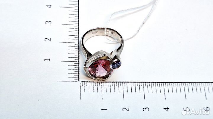 Золотое кольцо с бриллиантом 0р