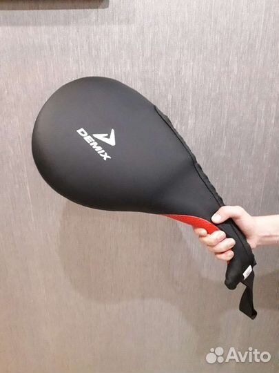 Лапа-ракетка