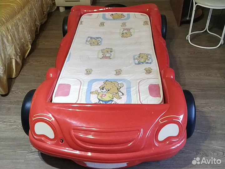 Кровать- машина детская бу