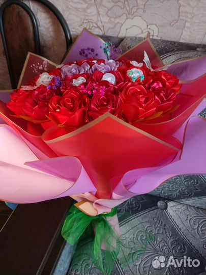 Букет из атласных роз