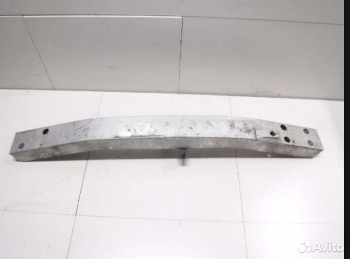 Усилител бампера Nissan 62030ED00A