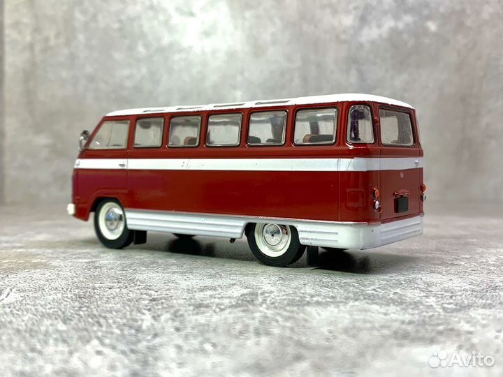 Коллекционная модель раф-977Д 1:43 конверсия