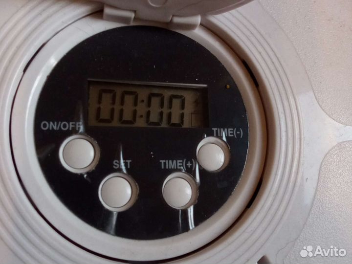 Кормушка с таймером