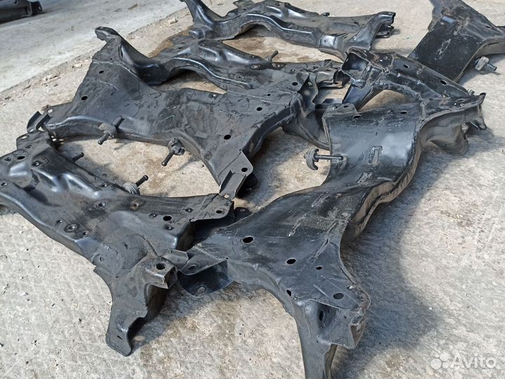 Подрамник Митсубиси лансер 9