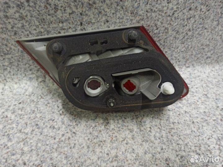 Фонарь внутренний левый Toyota Camry 40 2007