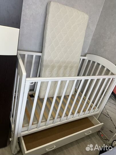 Детская кроватка
