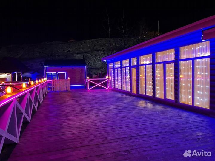 Банкетный зал на крытой террасе у реки мск