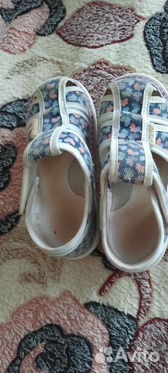 Обувь на девочку 25р