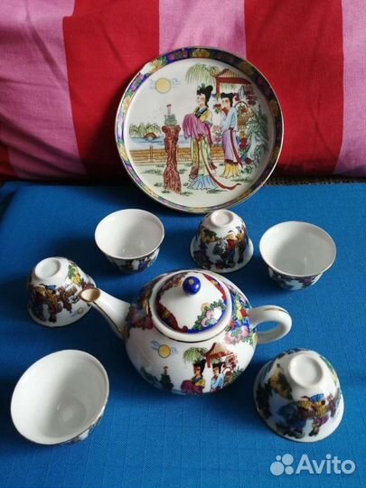 Старинный чайный фарфоровый сервиз