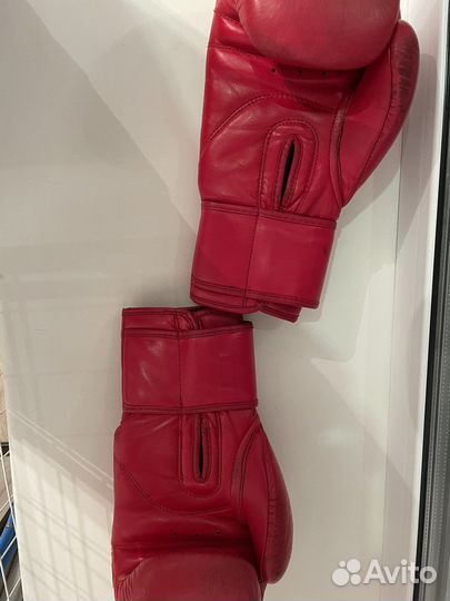 Боксерские перчатки 10 oz