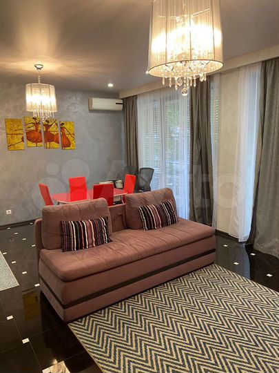 3-к. квартира, 68 м², 2/4 эт.