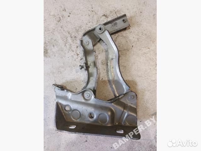Петля капота правая для Mercedes B 2006