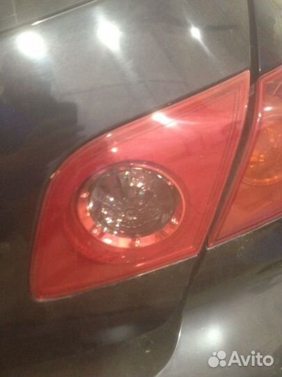 Вставка в крышку багажника правая Мазда 3