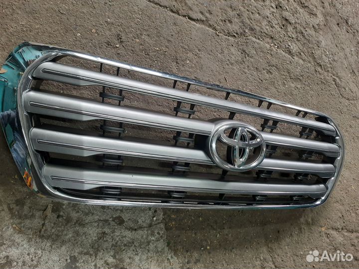Решетка радиатора toyota land cruiser