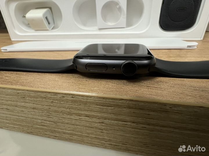 Часы apple watch 4 44mm