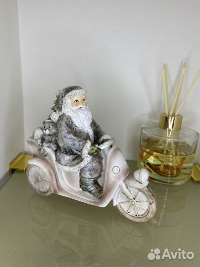 Новогодняя игрушка «Дед Мороз на мотоцикле»