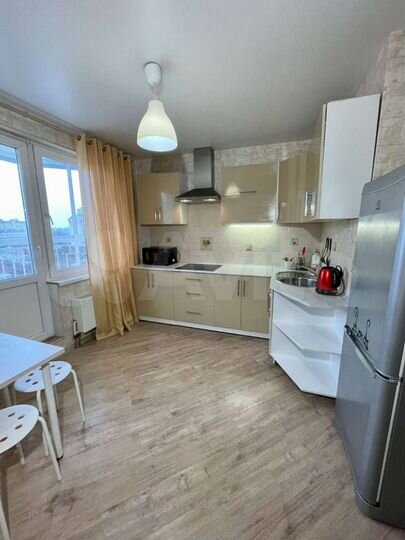 2-к. квартира, 60 м², 10/17 эт.