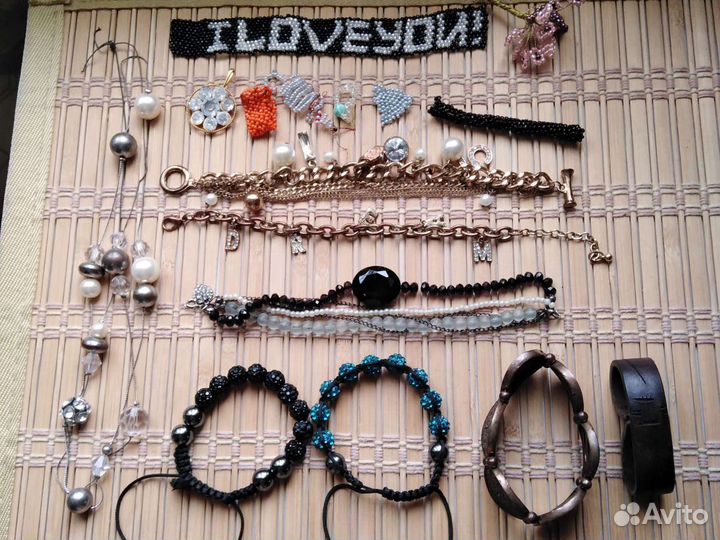 Значки, бижутерия