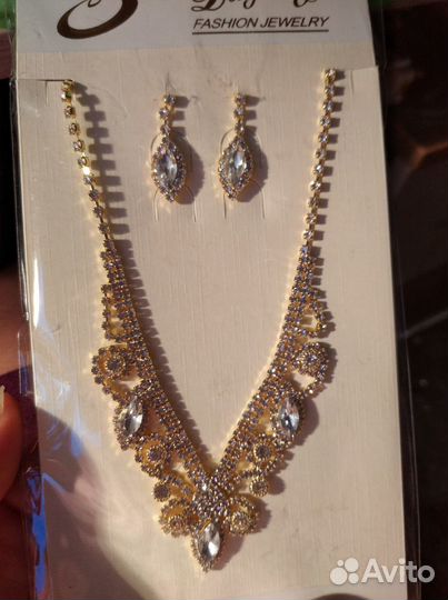 Комплект: колье, серьги