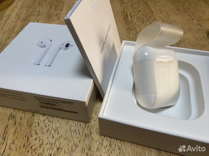 Оригинaльные беспроводные наушники Apple Airpods