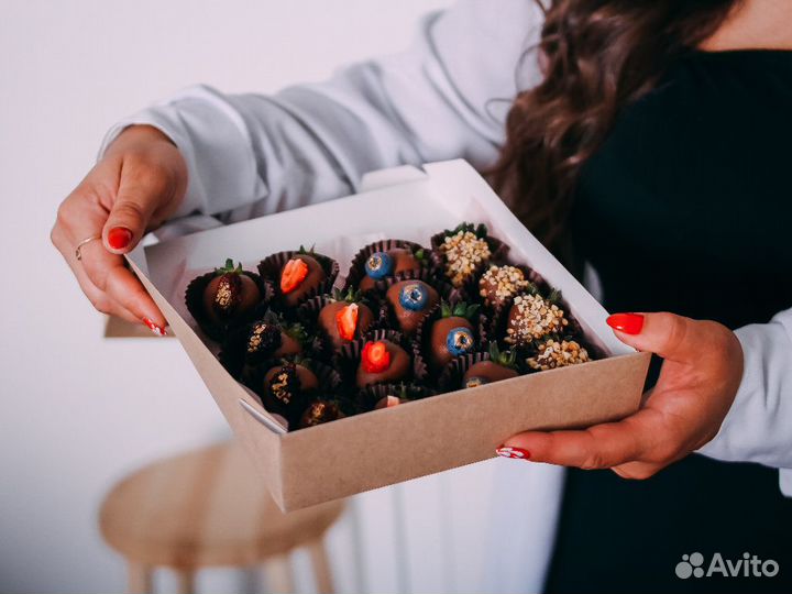 Клубника В шоколаде/финики В шоколаде/букеты из кл