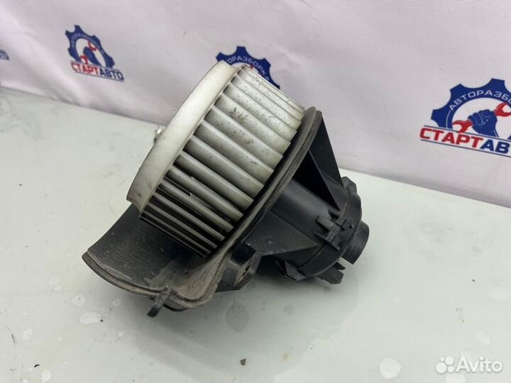 Моторчик отопителя Opel Astra H Gtc хэтчбек Z16XEP