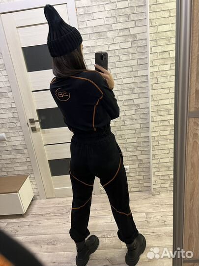 Спортивный костюм женский