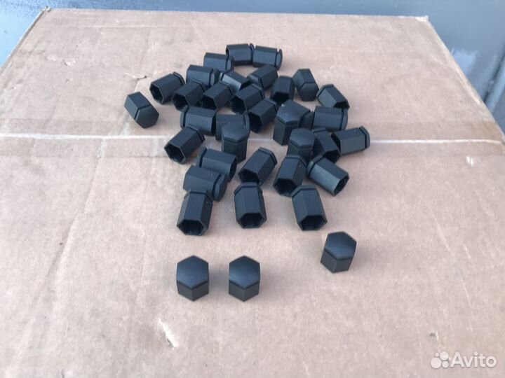 Opel Astra H/Zafira B Колпак колесного болта на 17