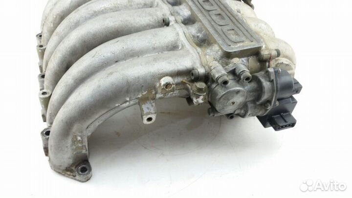 Коллектор впускной Mitsubishi Sigma F16A 6G72 1991