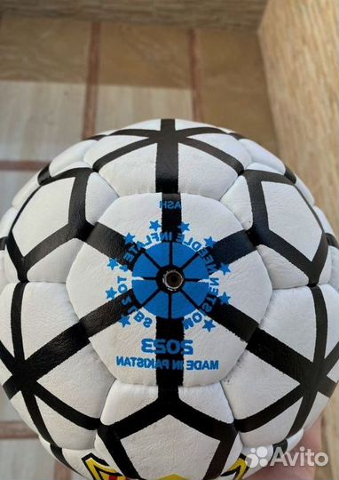 Футбольный мяч адидас лига чемпионов