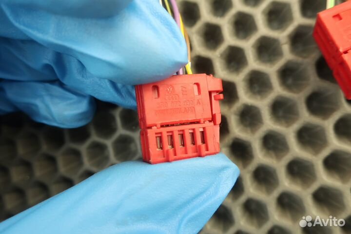 Разъем VAG 6R0972930A