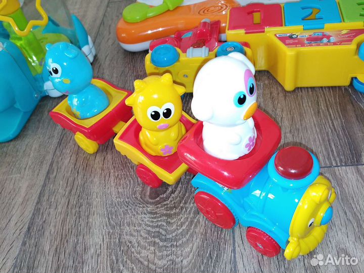 Разные игрушки для малышей