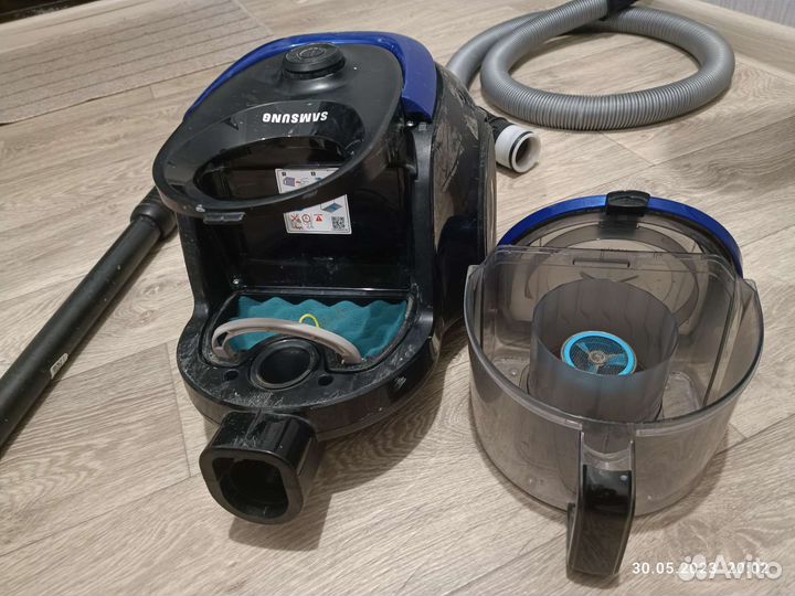 Пылесос Samsung sc18m2110sb