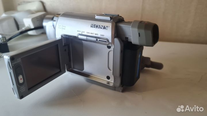 Видеокамера Sony DCR-HC30E