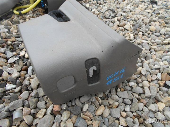 Кожух рулевой колонки Toyota Grand Hiace VCH16