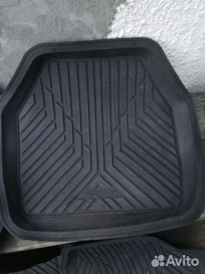 Комплект ковриков в салон авто