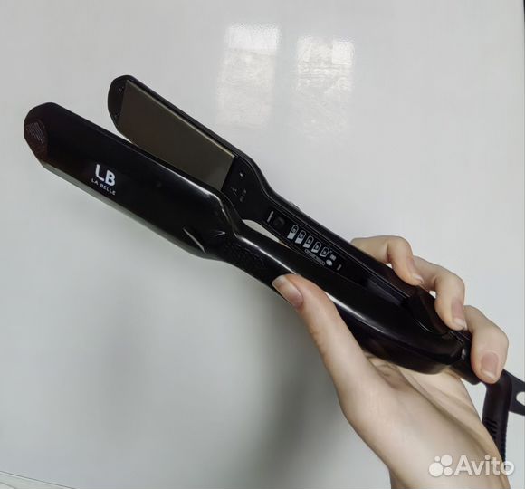 Выпрямитель для волос с функцией завивки локонов
