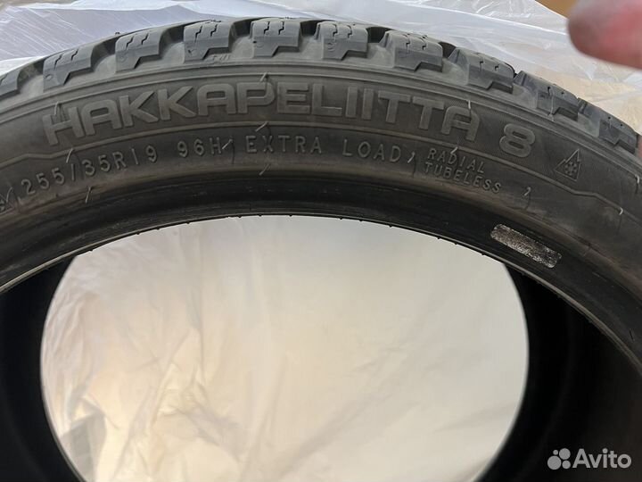 Nokian Tyres Hakkapeliitta 8 255/35 R19
