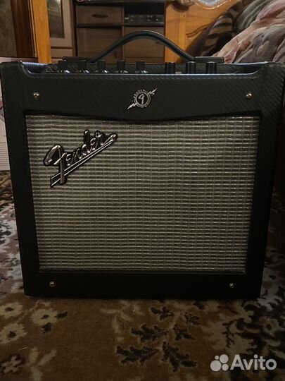 Гитарный комбоусилитель Fender Mustang 1