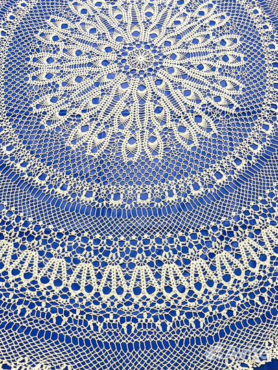 Ажурная скатерть на большой стол ручной работы