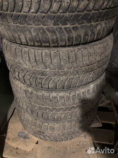 Bridgestone Ice Cruiser 5000 225/55 R17