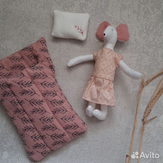 Игрушка мягкая,мышка в кроватке,новая,подарок