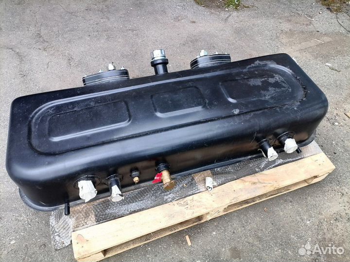 744Р-46.14.000-11-01Т Гидробак