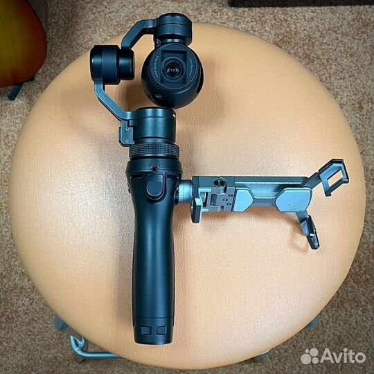 4K видеокамера со стабилизатором DJi