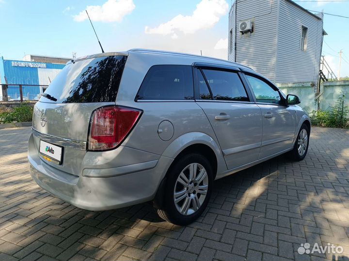 Opel Astra, 2012