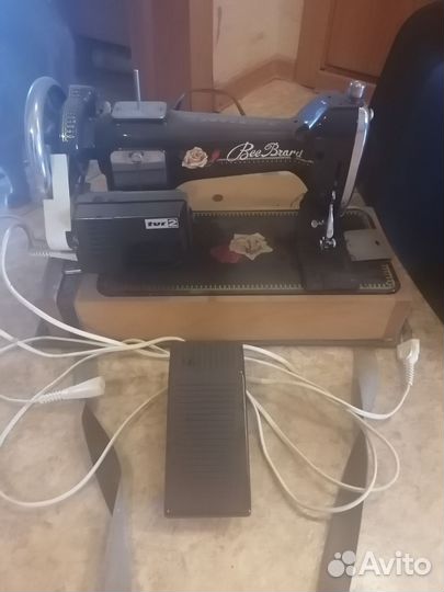 Швейная машина Kohler в тумбе