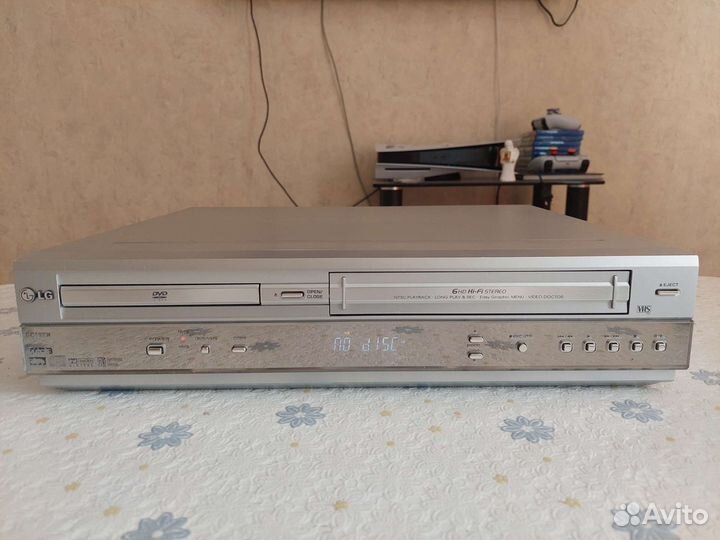 DVD VHS плеер Combo LG DC592W