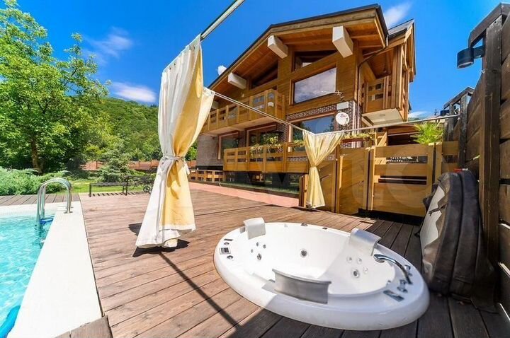 Дом 370 м² на участке 15 сот.