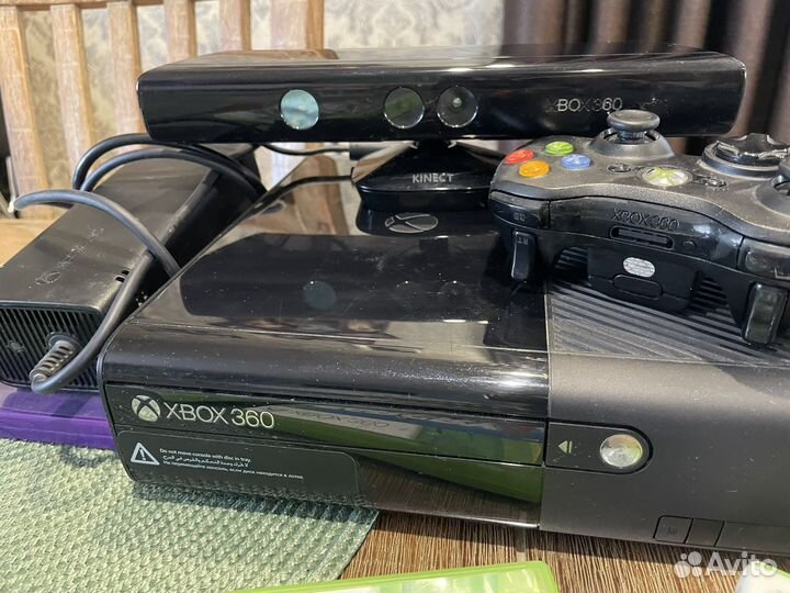 Xbox 360 E console 1538
